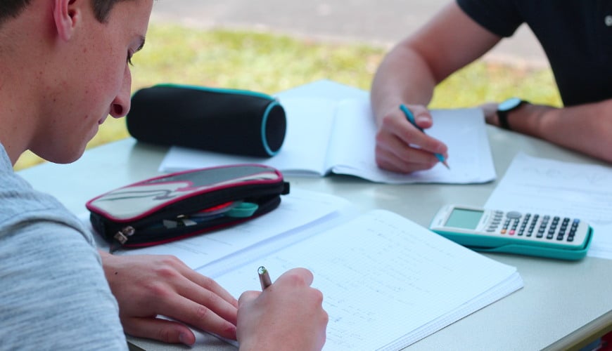 Des Eleves Qui Travaillent Lycee De La Tourteliere